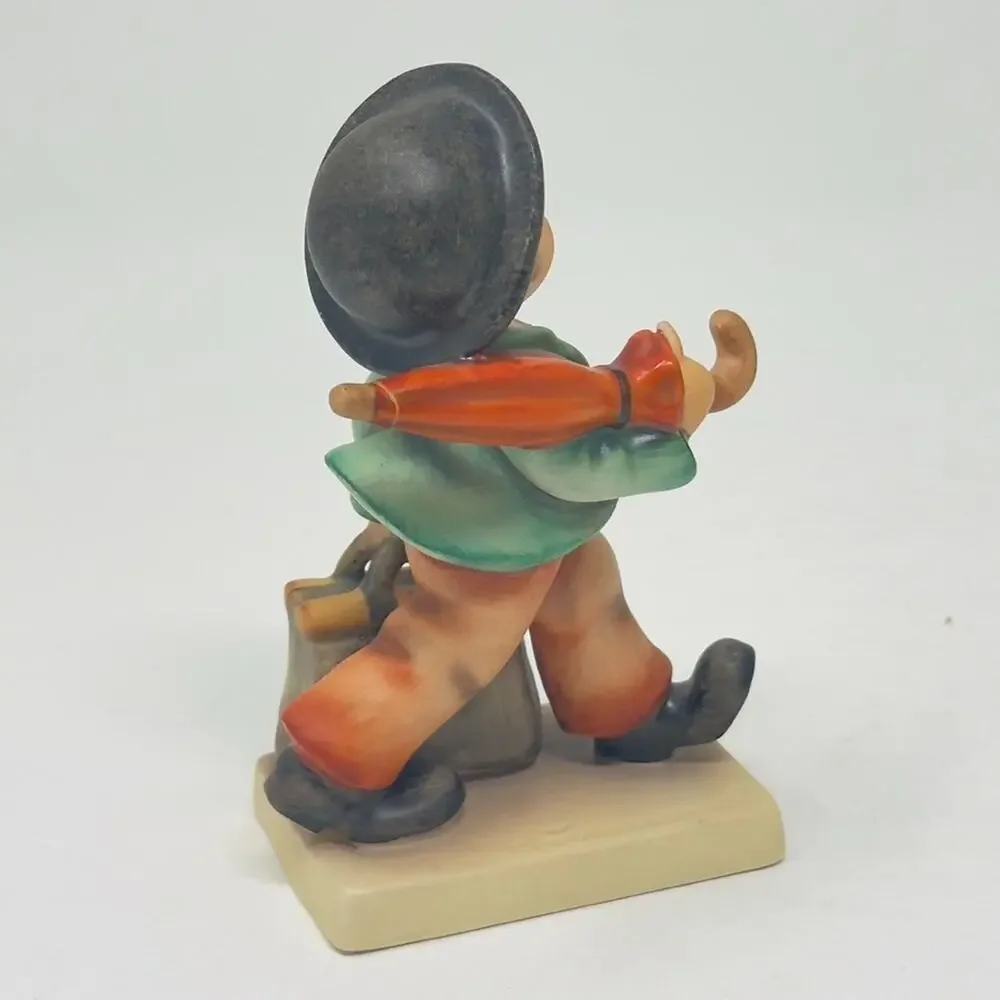 Goebel Hummel Figurine MERRY WANDERER 11/0 5”